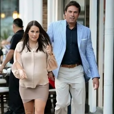 Alisa Earle's former husband, Thomas Earle, is married to Ashley Dupré..